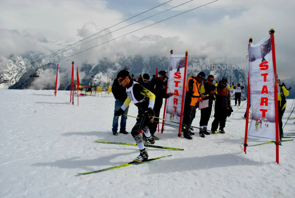 Skiing course basic advance improvement at Auli ski School