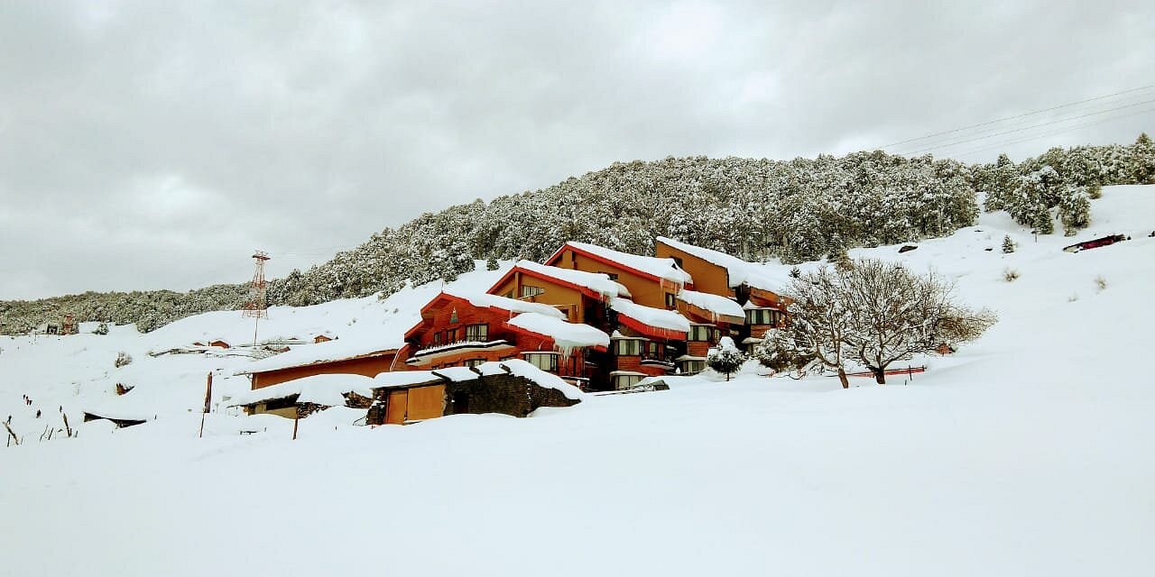 cliff top club ski resort auli helicopter services booking online